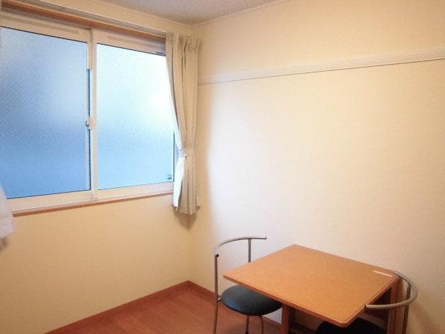 Room image 9