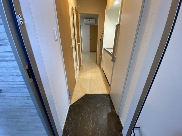 Room image 14