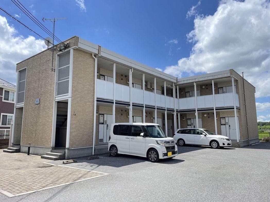 Main exterior of leopalace CS River