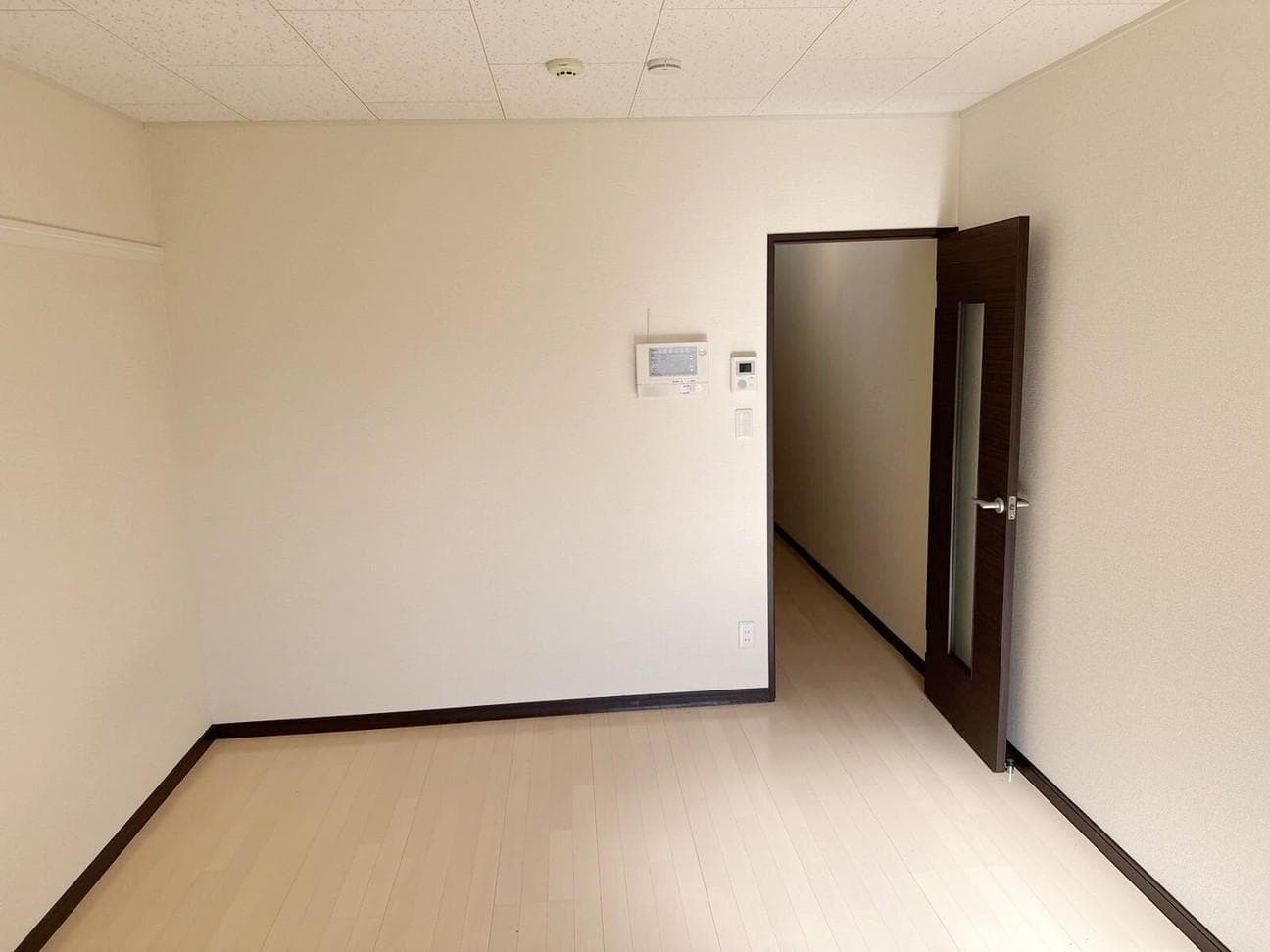 Preview interior of LEONEXT Iryo Higashi