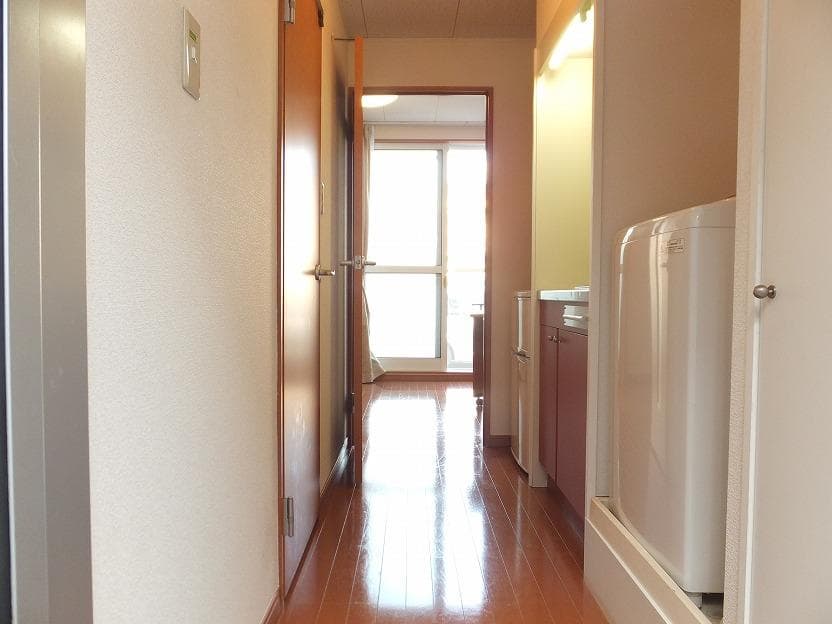 Room image 8