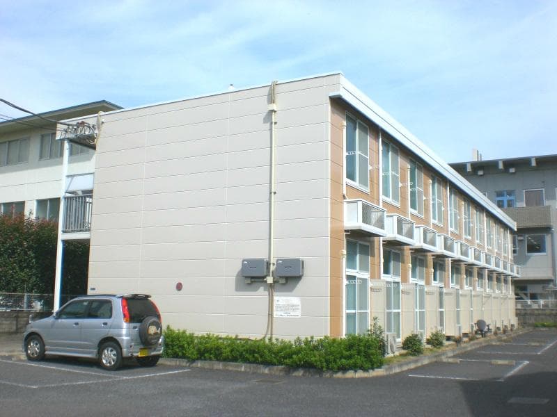 Main exterior of leopalace Flora