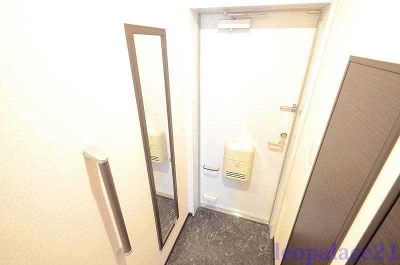 Room image 10