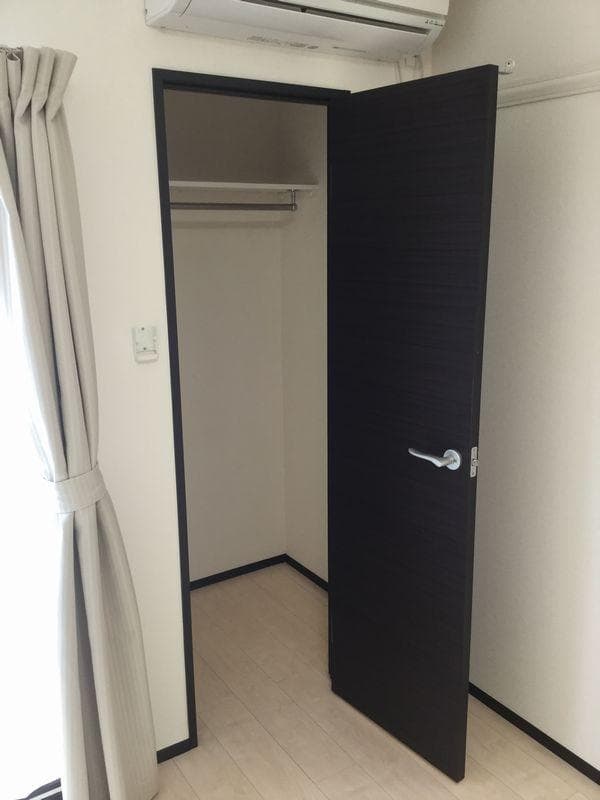 Preview interior of LEONEXT kei