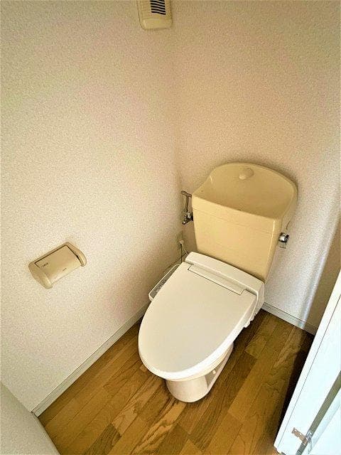 Room image 11