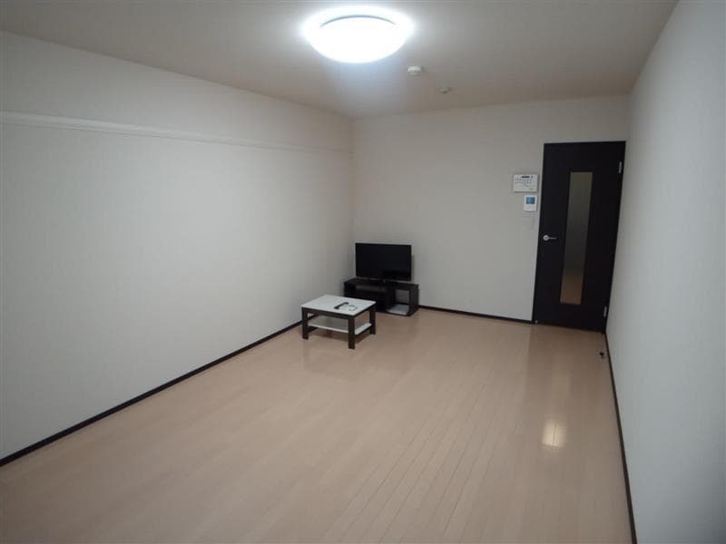 Preview interior of CLEINO Shine Manbai