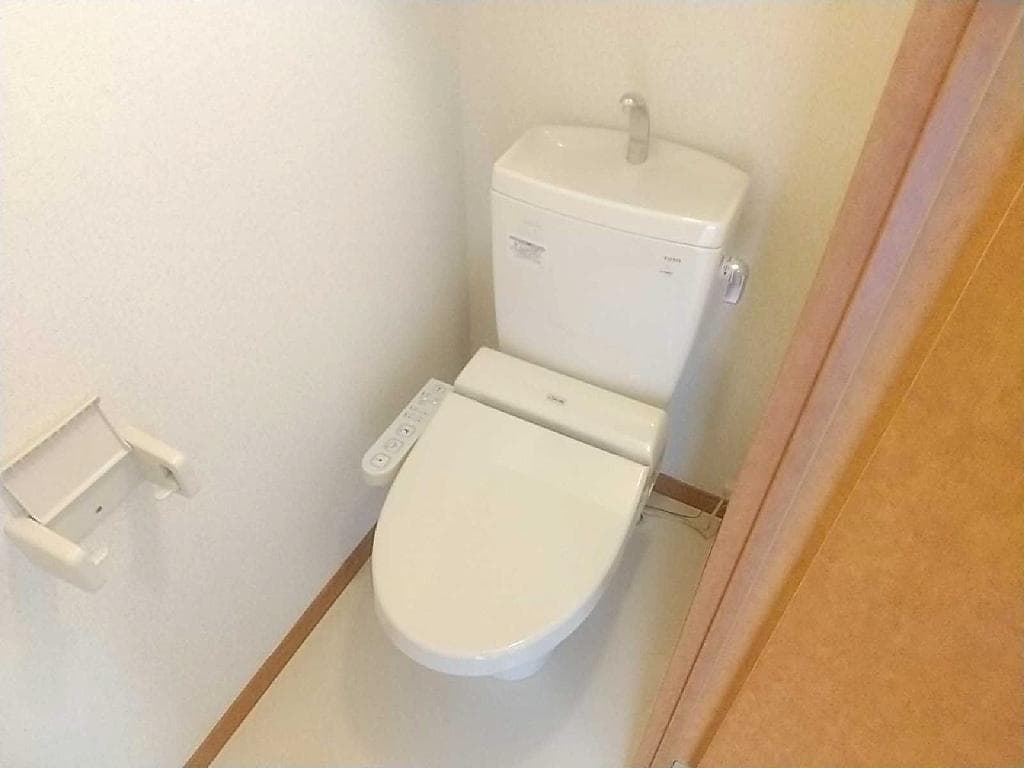 Room image 8