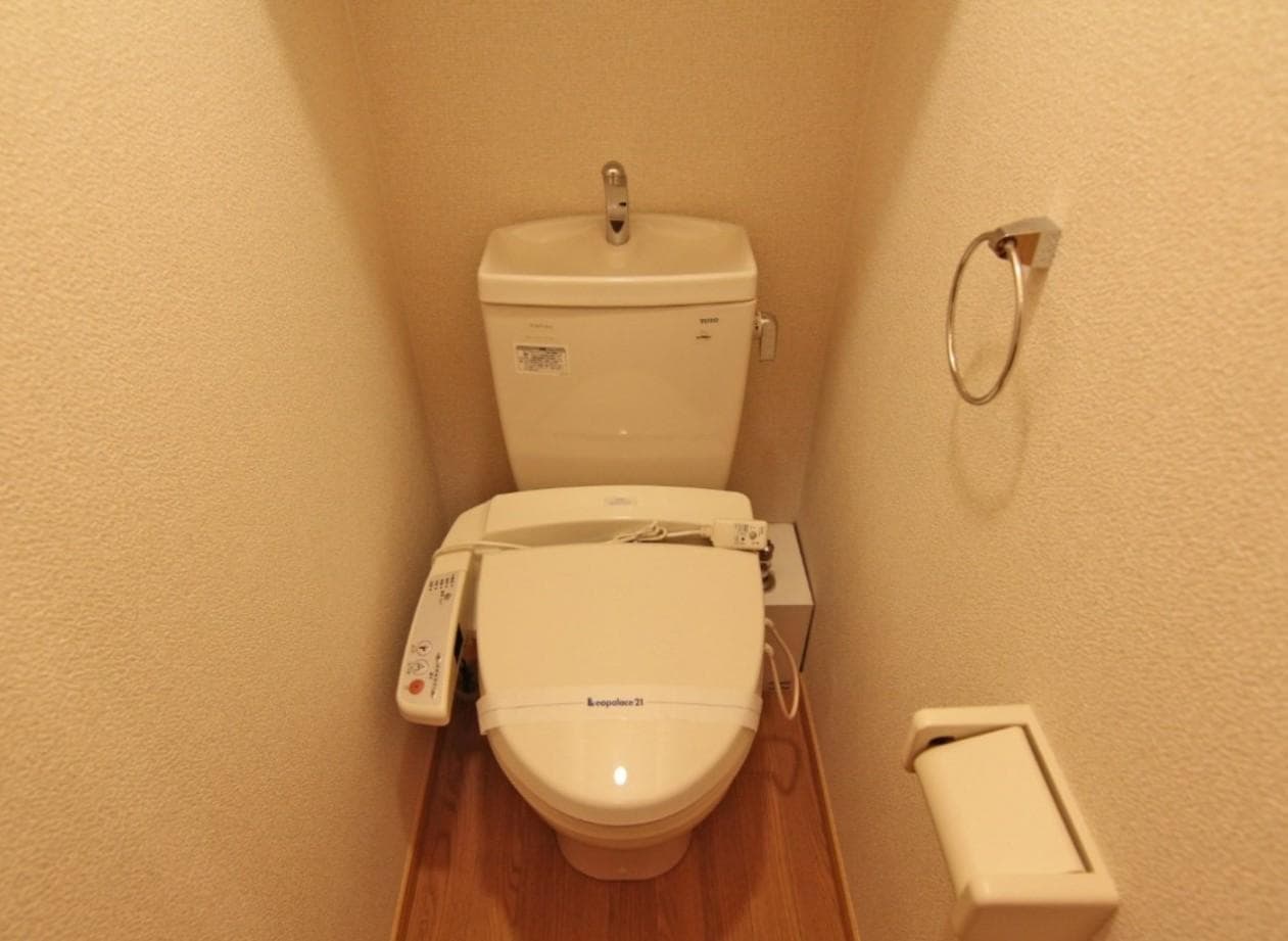 Room image 8