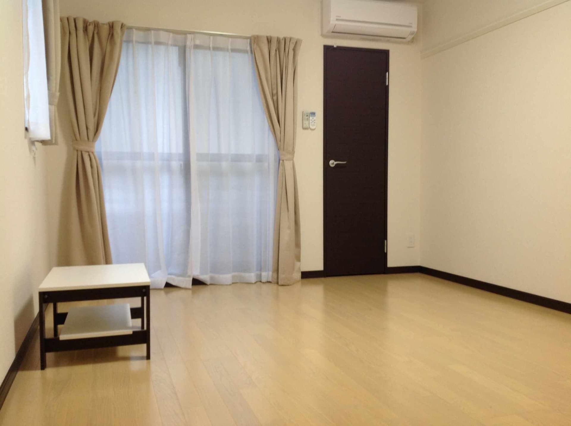 Preview interior of LEONEXT Cree