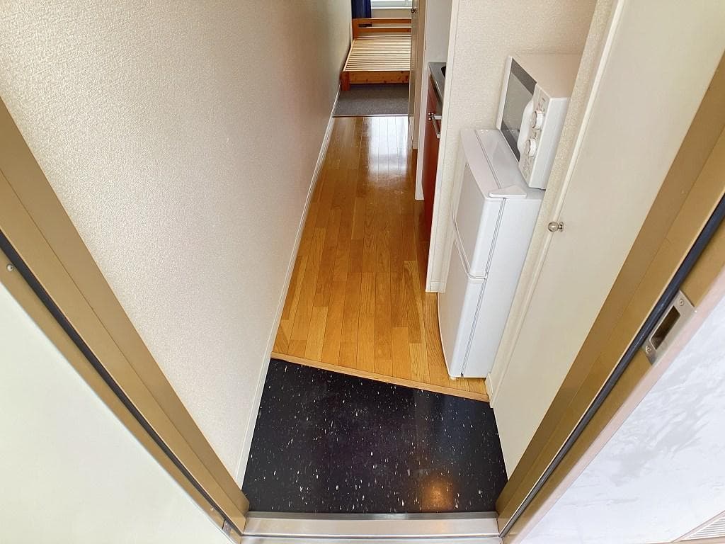 Room image 12