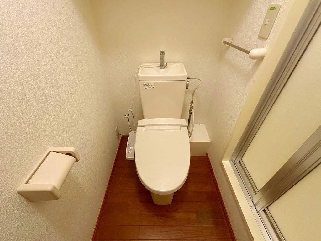 Room image 8