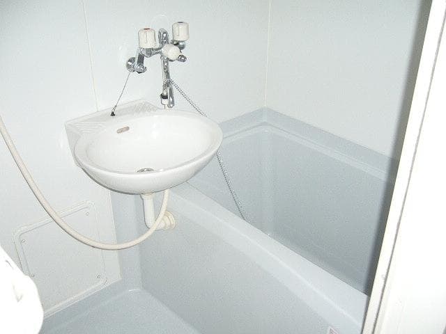 Room image 8