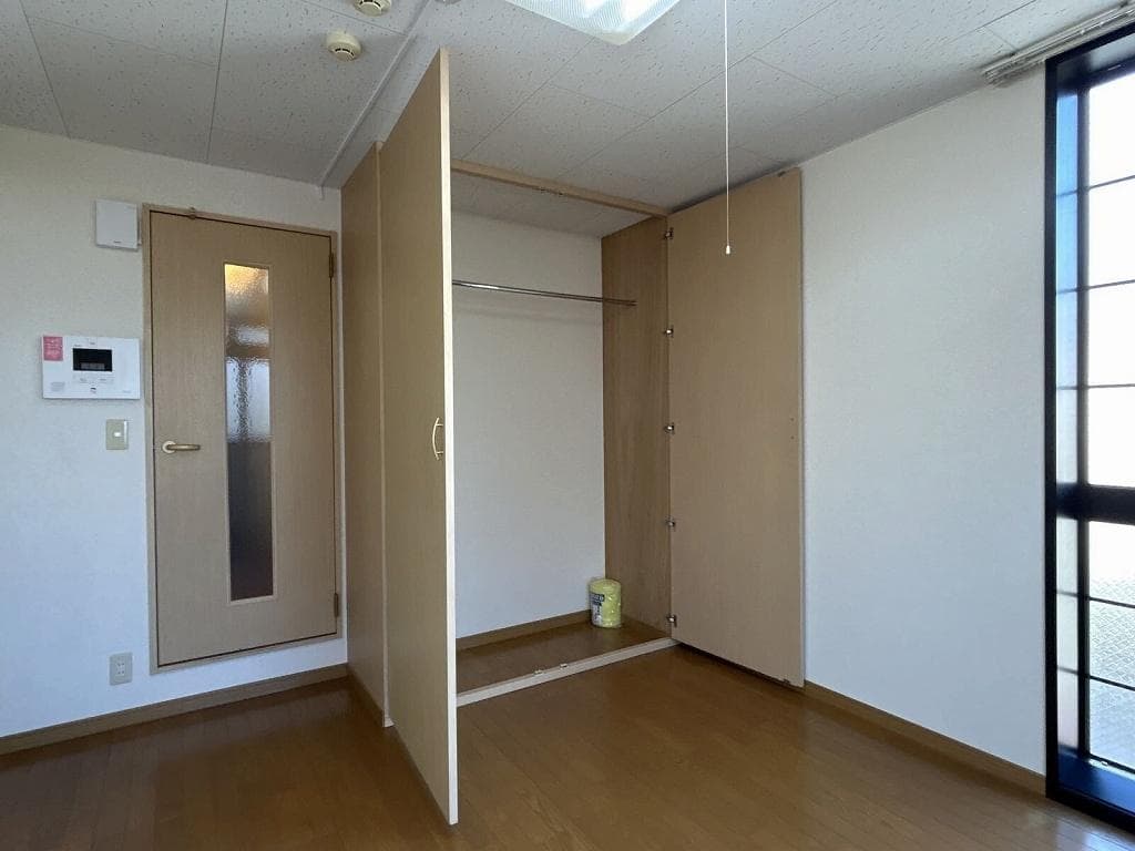 Room image 13
