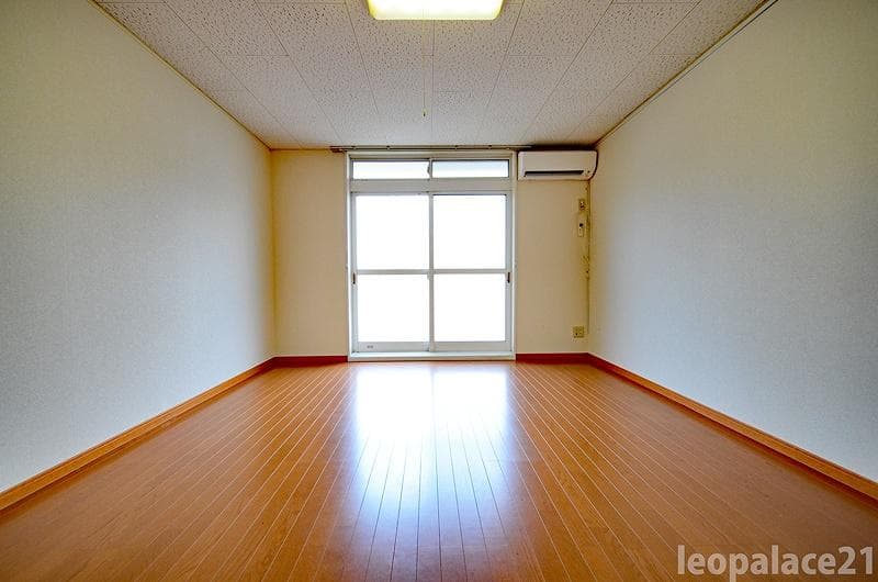 Room image 16