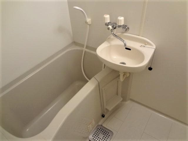 Room image 11