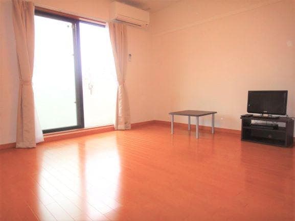 Room image 9