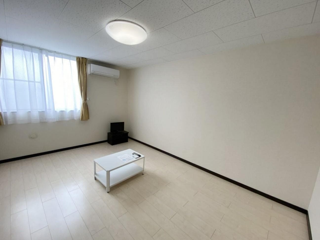 Preview interior of LEONEXT Enju Kita