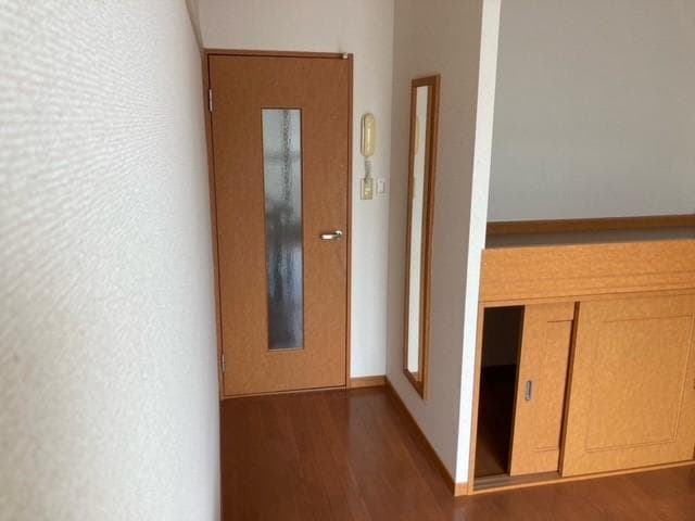 Room image 16