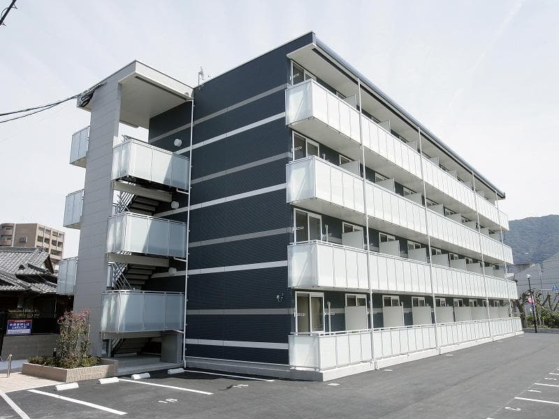 Main exterior of LEONEXT Dolce Ikeve