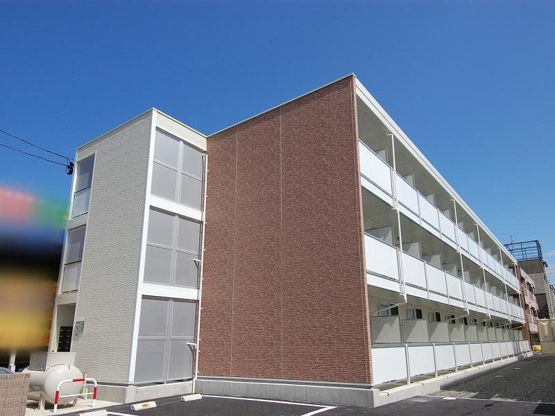 Main exterior of leopalace Kiss Me
