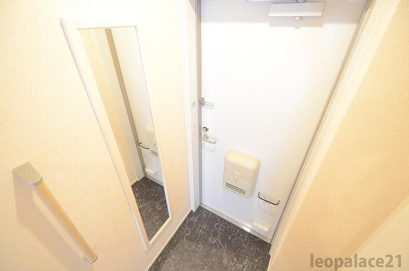 Preview interior of LEONEXT Felice