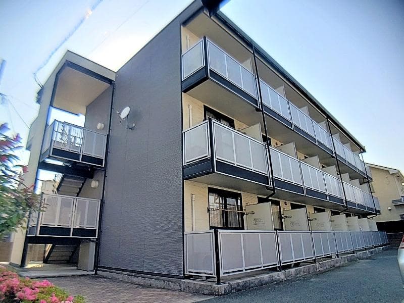 Main exterior of leopalace Hakata Eki Higashi Onoda Bill