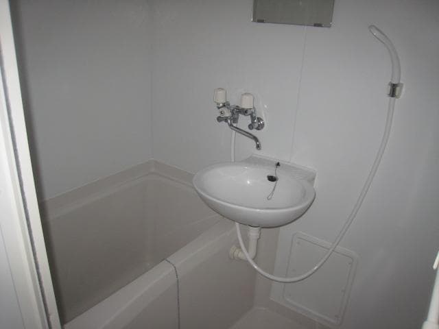 Room image 12