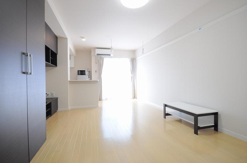 Preview interior of LEONEXT Saison Court II