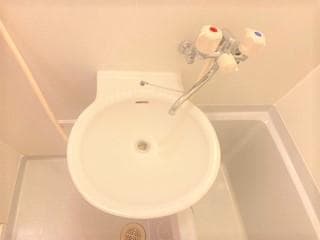 Room image 10