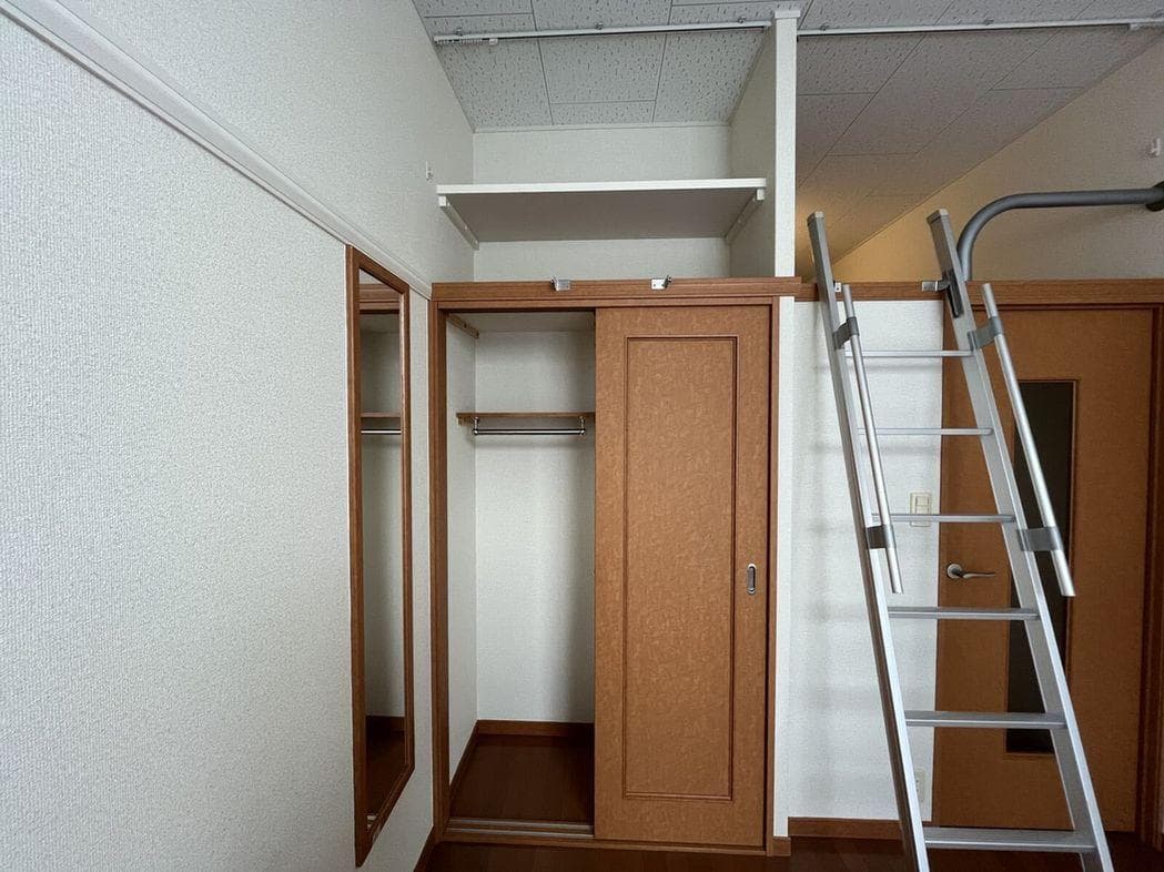 Room image 11
