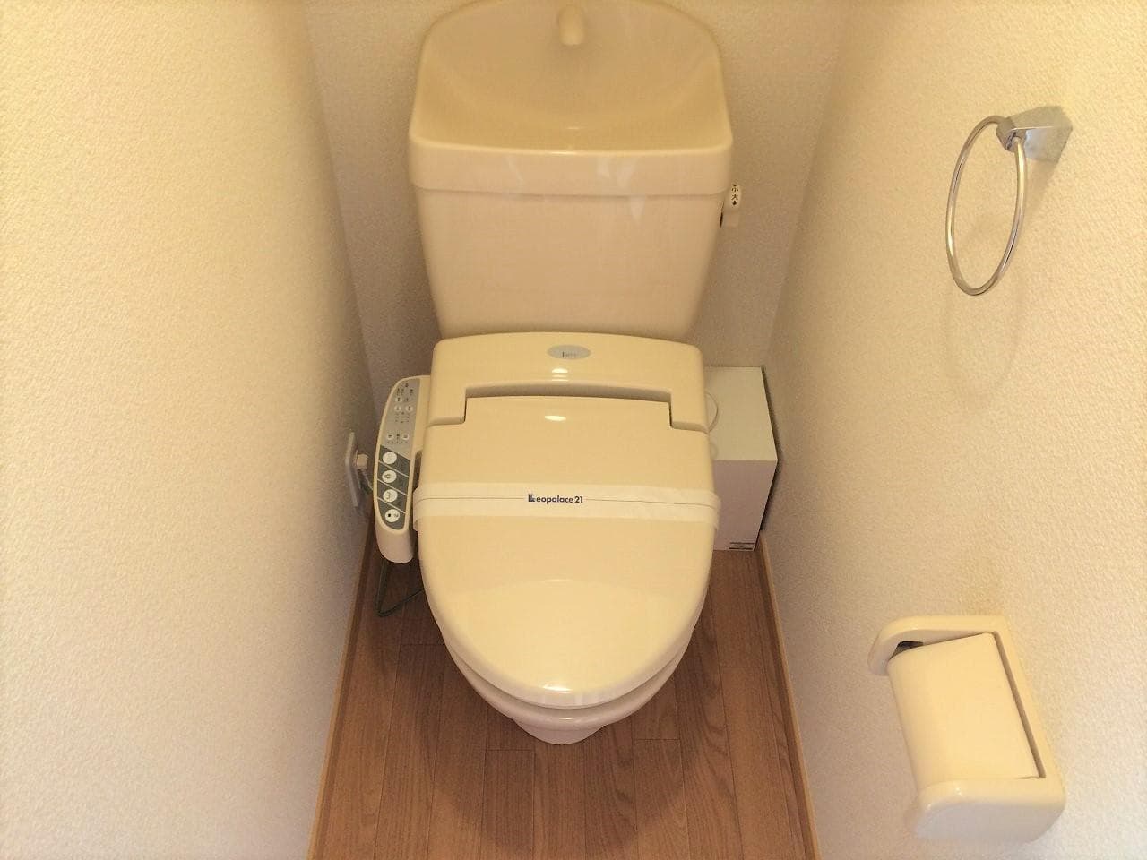 Room image 11