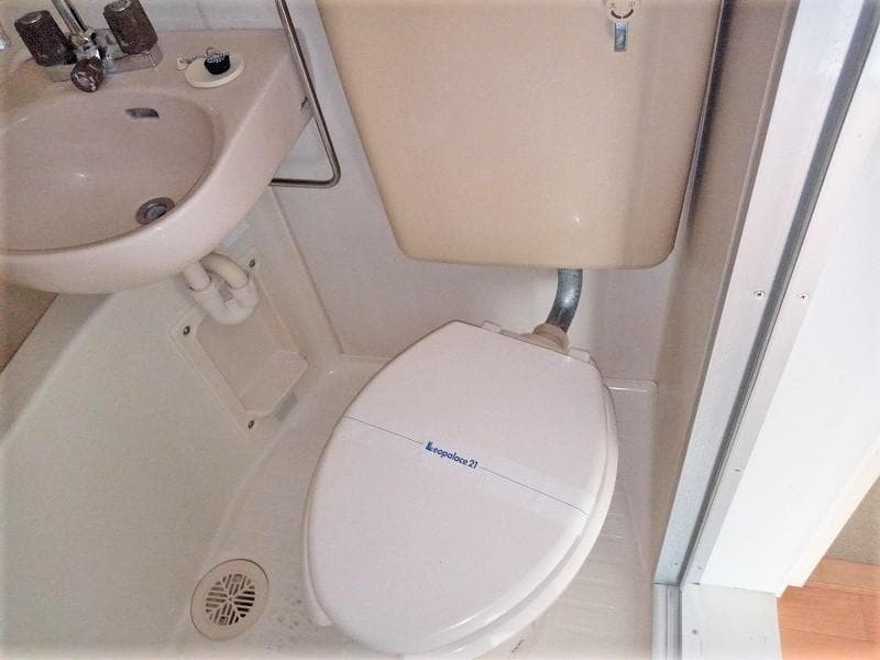 Room image 8