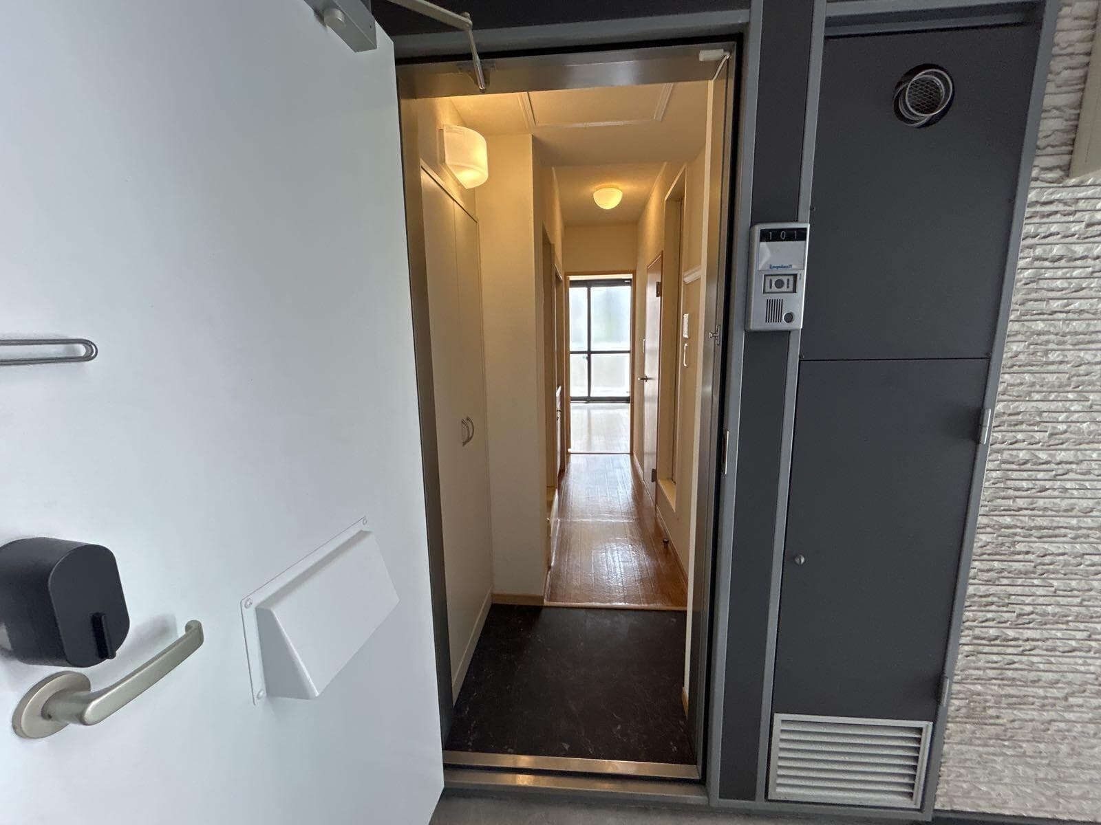 Room image 14