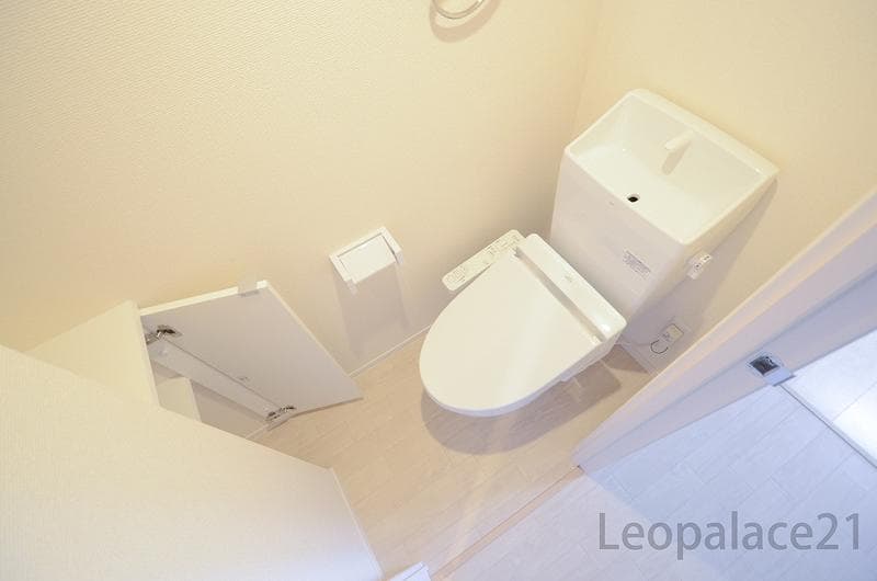 Room image 9