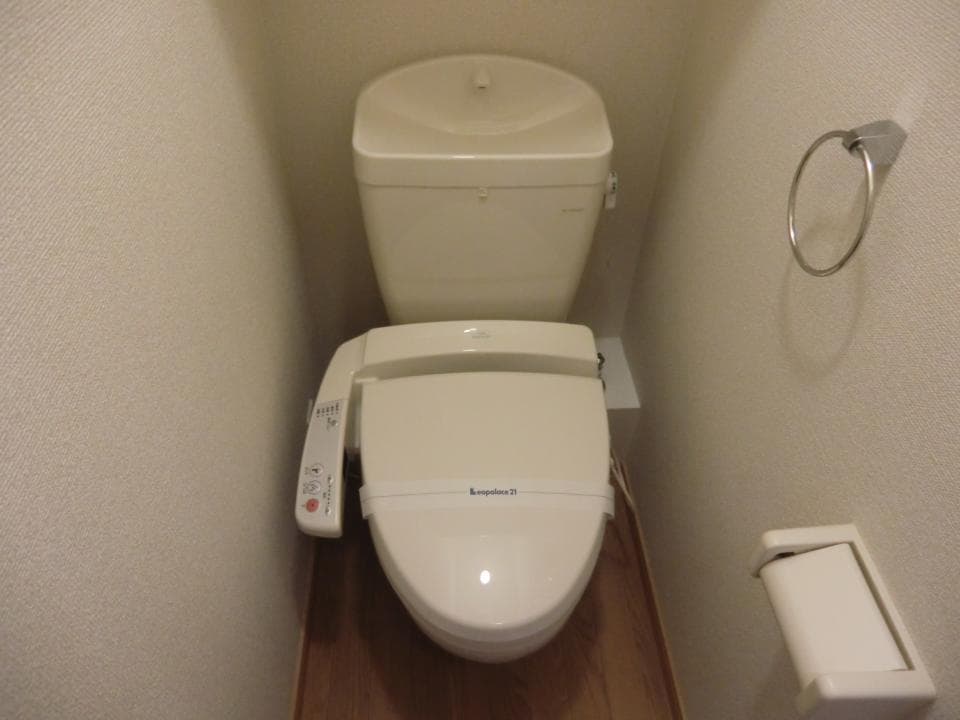 Room image 8