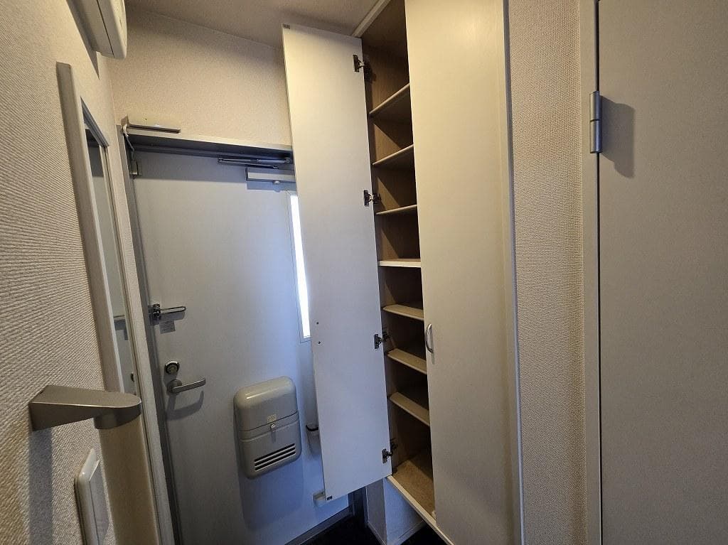 Room image 13