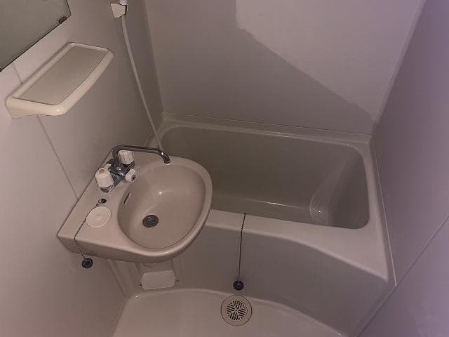 Room image 8