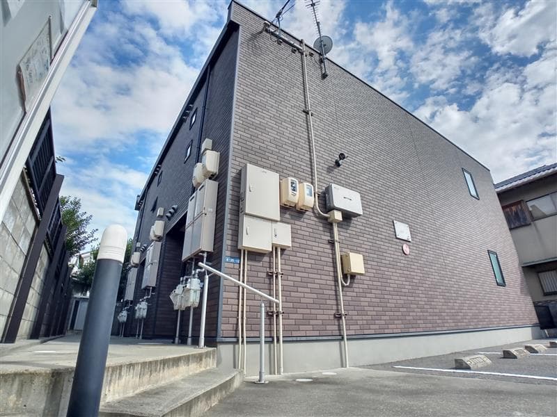 Main exterior of LEONEXT Tomimachi I