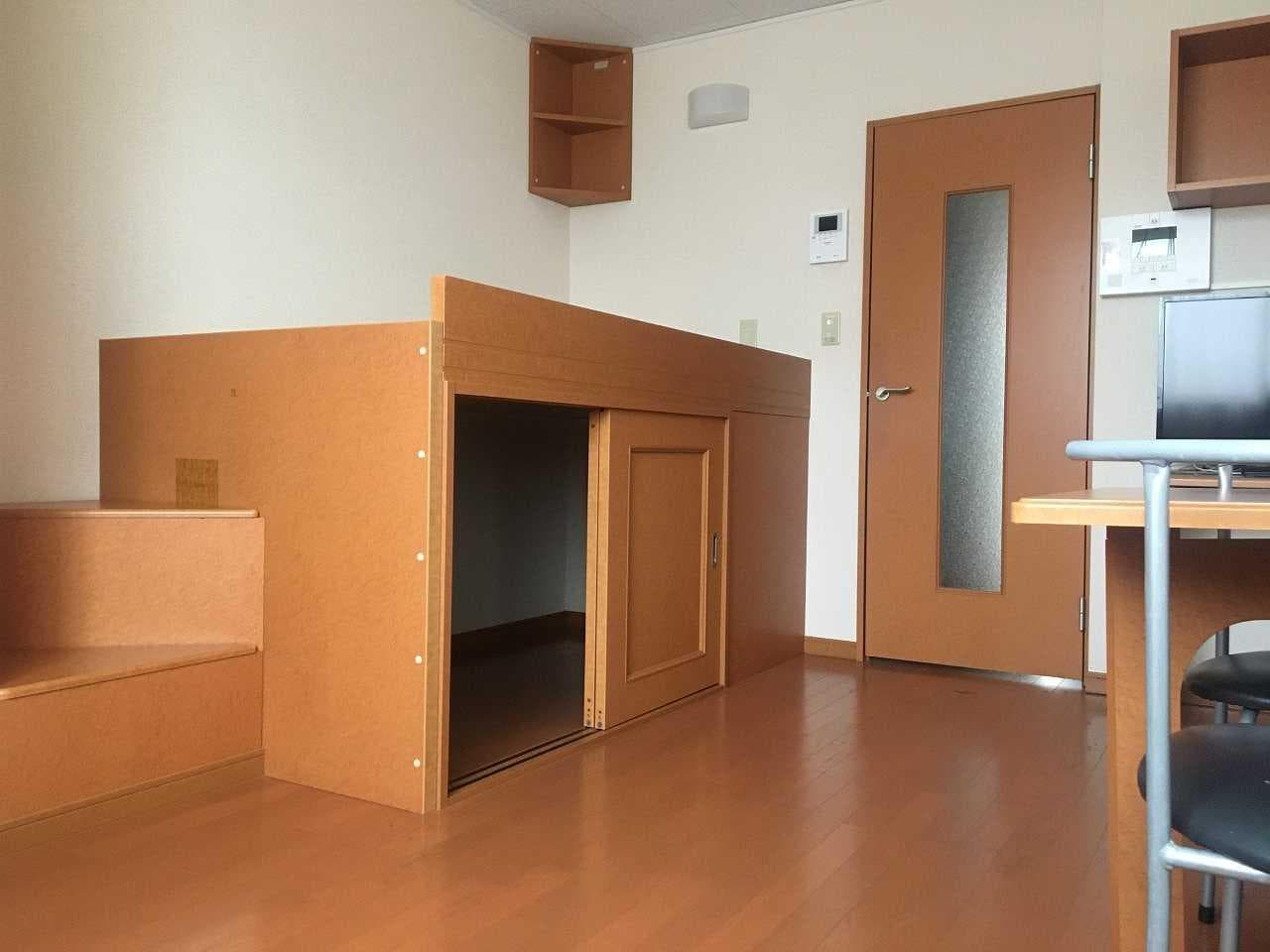 Room image 8