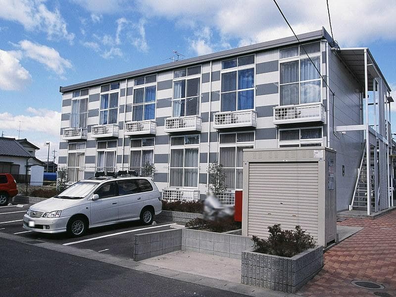 Main exterior of leopalace Bansui