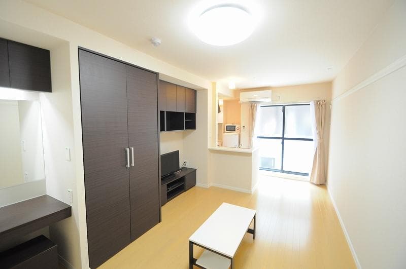 Room image 8