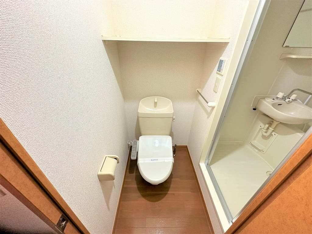Room image 11