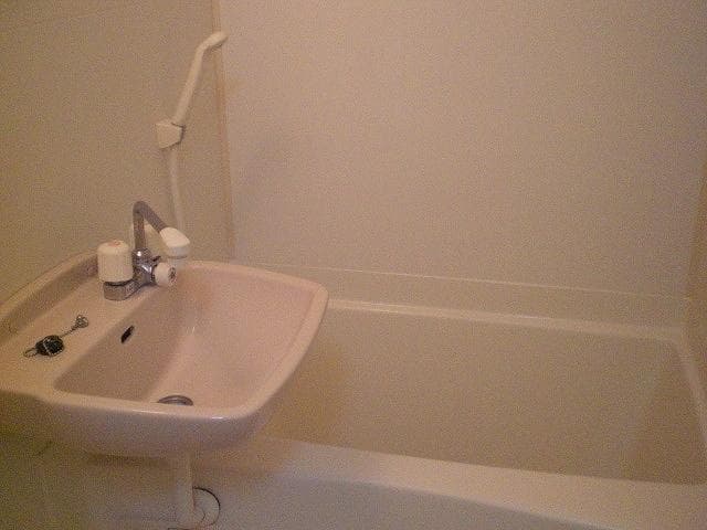 Room image 9