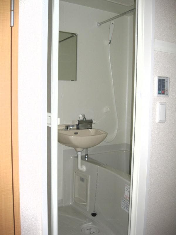 Room image 10