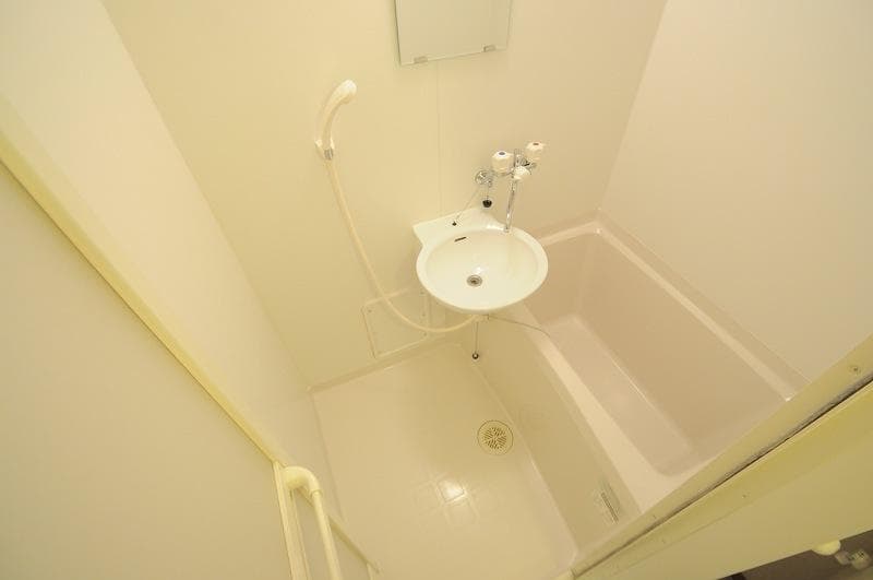 Room image 15