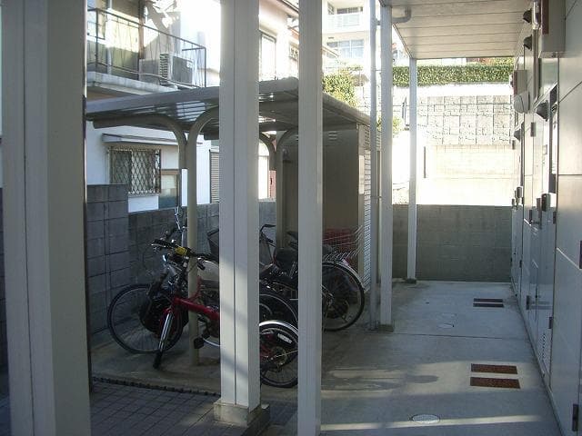 Room image 12