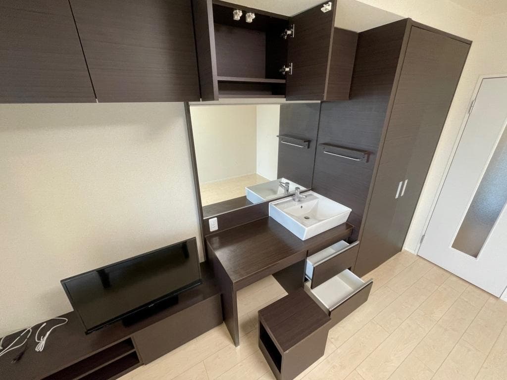 Room image 9