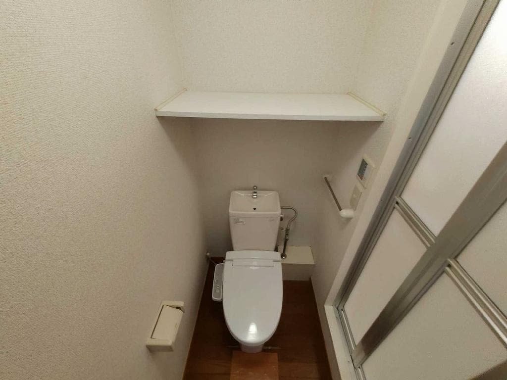 Room image 8