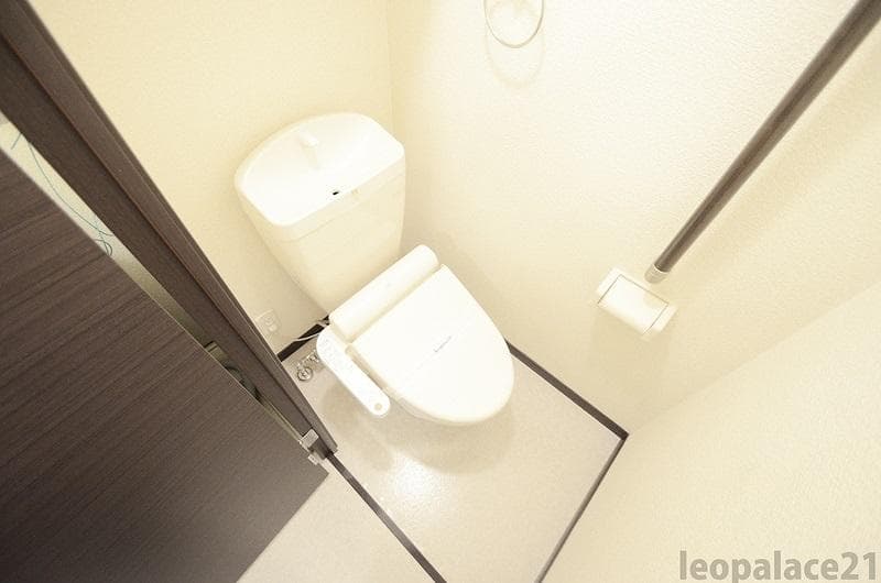 Room image 13