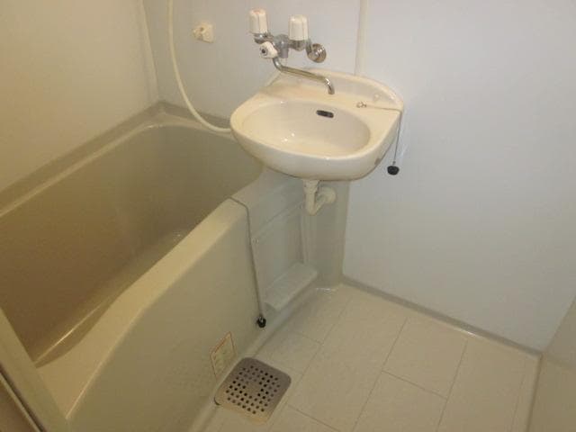 Room image 11